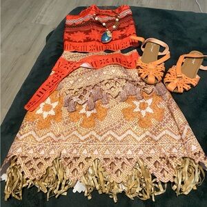 Disney Moana Fantasy Play Costume includes Necklace and Shoes